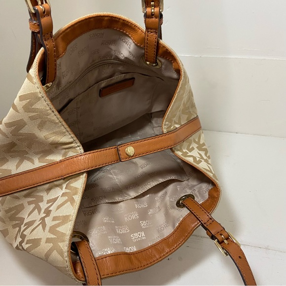 Michael Kors Jet Set Item Grab Bag Jacquard Signature Tote with Tan Leather Trim - Picture 11 of 16